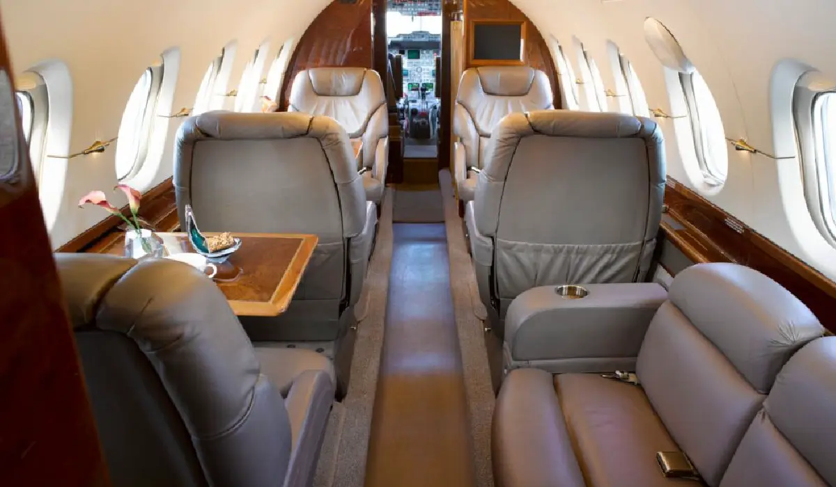 Beechcraft - Hawker 800XP - Private Jet Rentals Near me - Used Private Jets Near me - Exclusive Concierge Club.webp